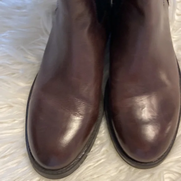 Vince Camuto Karen Equestrian Leather
Boot Brown & Black 6 1/2 M - Picture 6 of 17